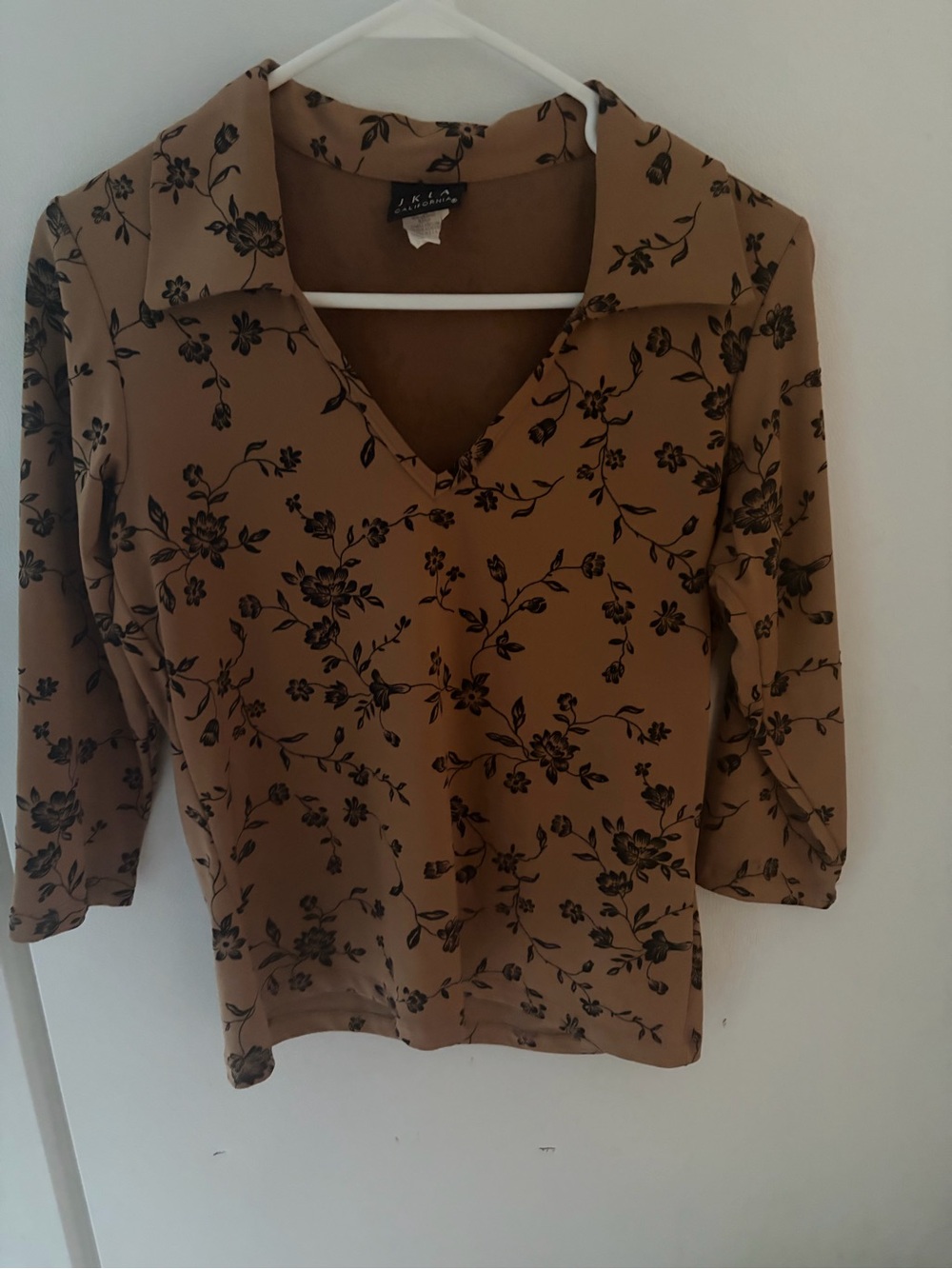 Y2K Women’s Brown Floral V-Neck Blouse with Collar 🍁🍂
